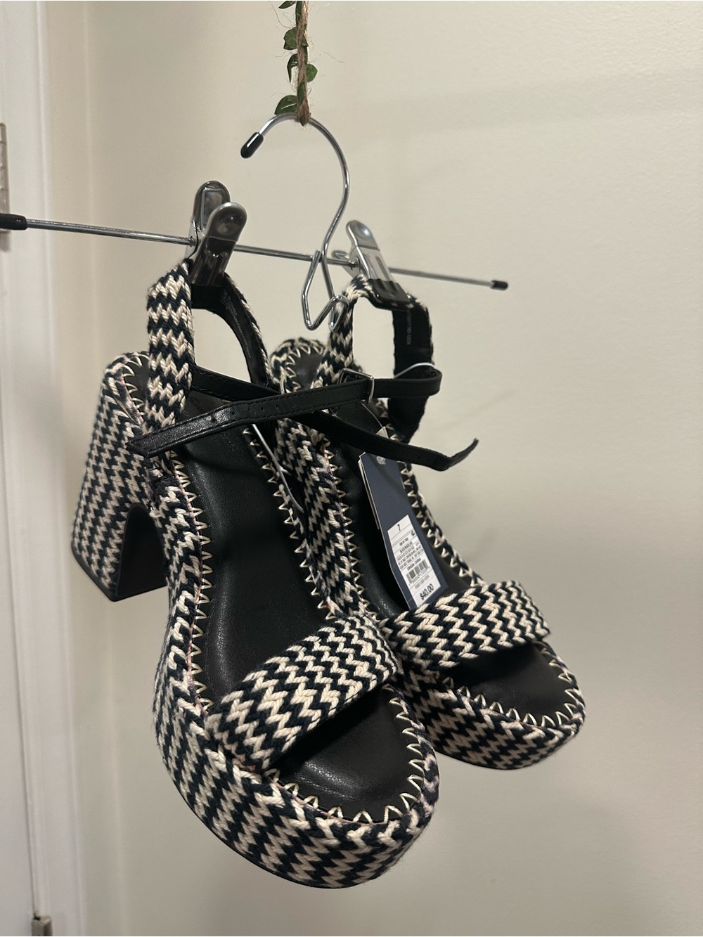 W 7 | Universal Thread Madeline Woven Platform Sandals